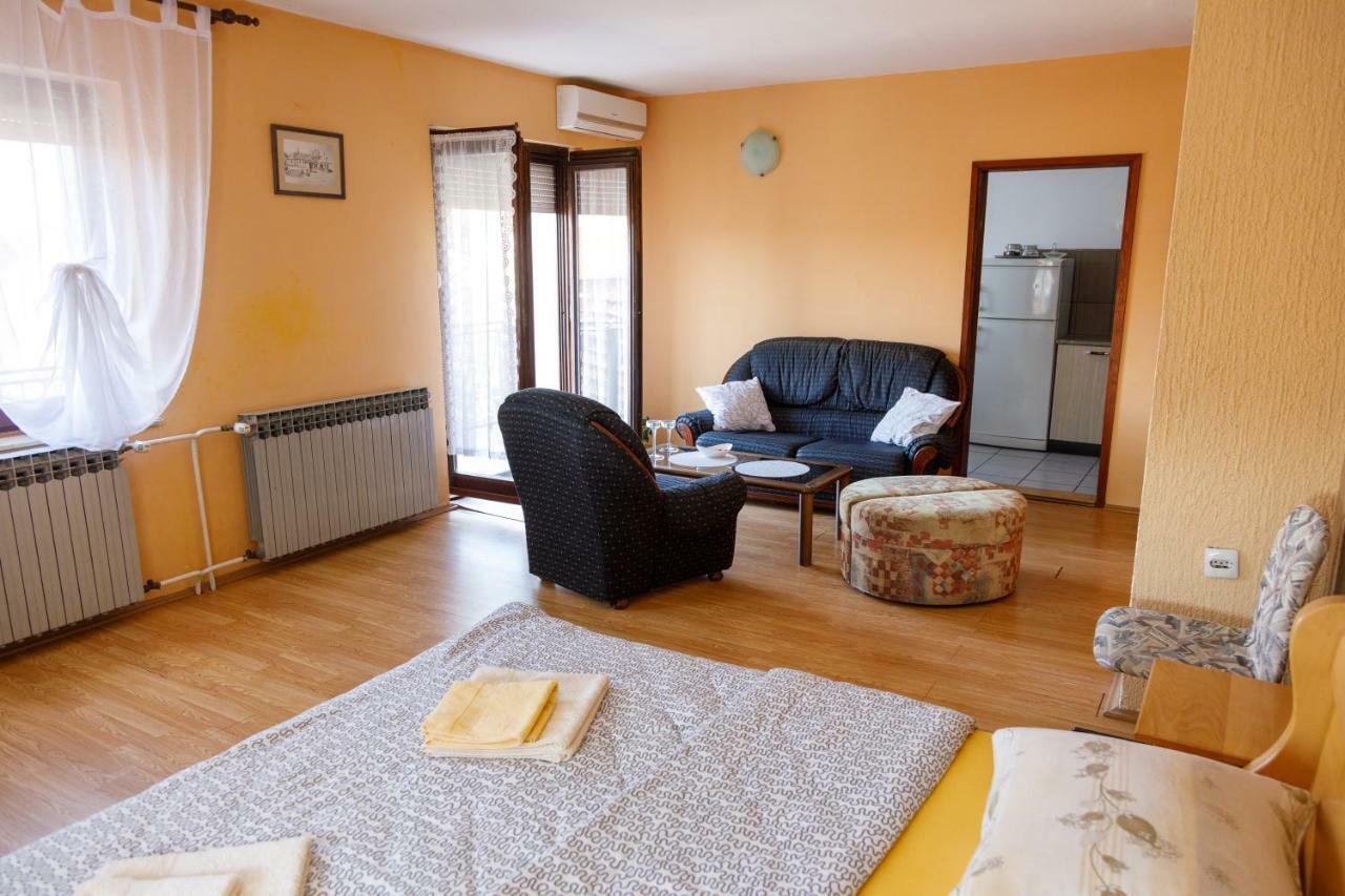 Apartmani Maraton Vukovar Exterior photo